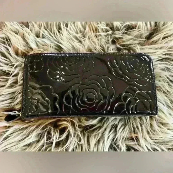 Textured Floral Back Wallet - Picture 1 of 6